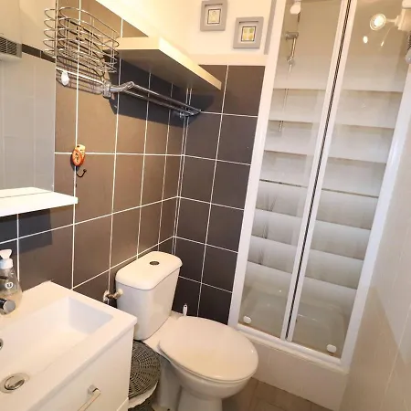 Apartment Climatise Proche Avec Terrasse, Park Prive Et Equipements Modernes - Fr-1-307-198 *